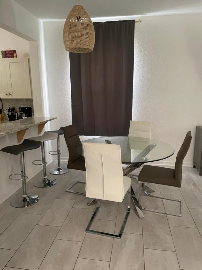 Serene Family Friendly Townhouse In The Wonderful Regal Palms Дейвънпорт Екстериор снимка
