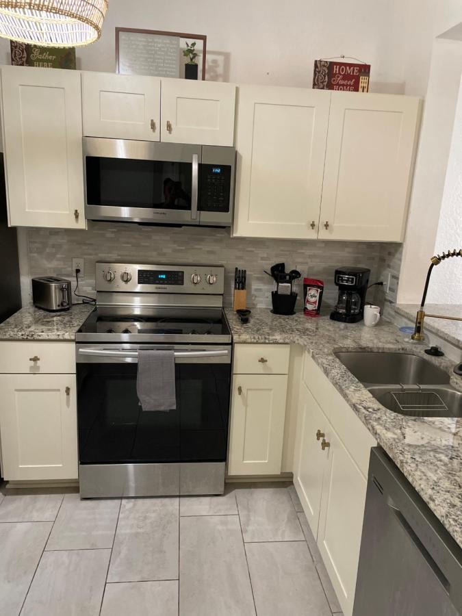 Serene Family Friendly Townhouse In The Wonderful Regal Palms Дейвънпорт Екстериор снимка
