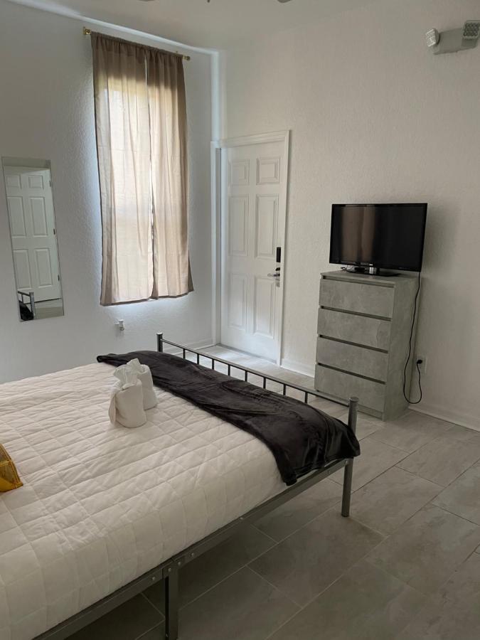 Serene Family Friendly Townhouse In The Wonderful Regal Palms Дейвънпорт Екстериор снимка